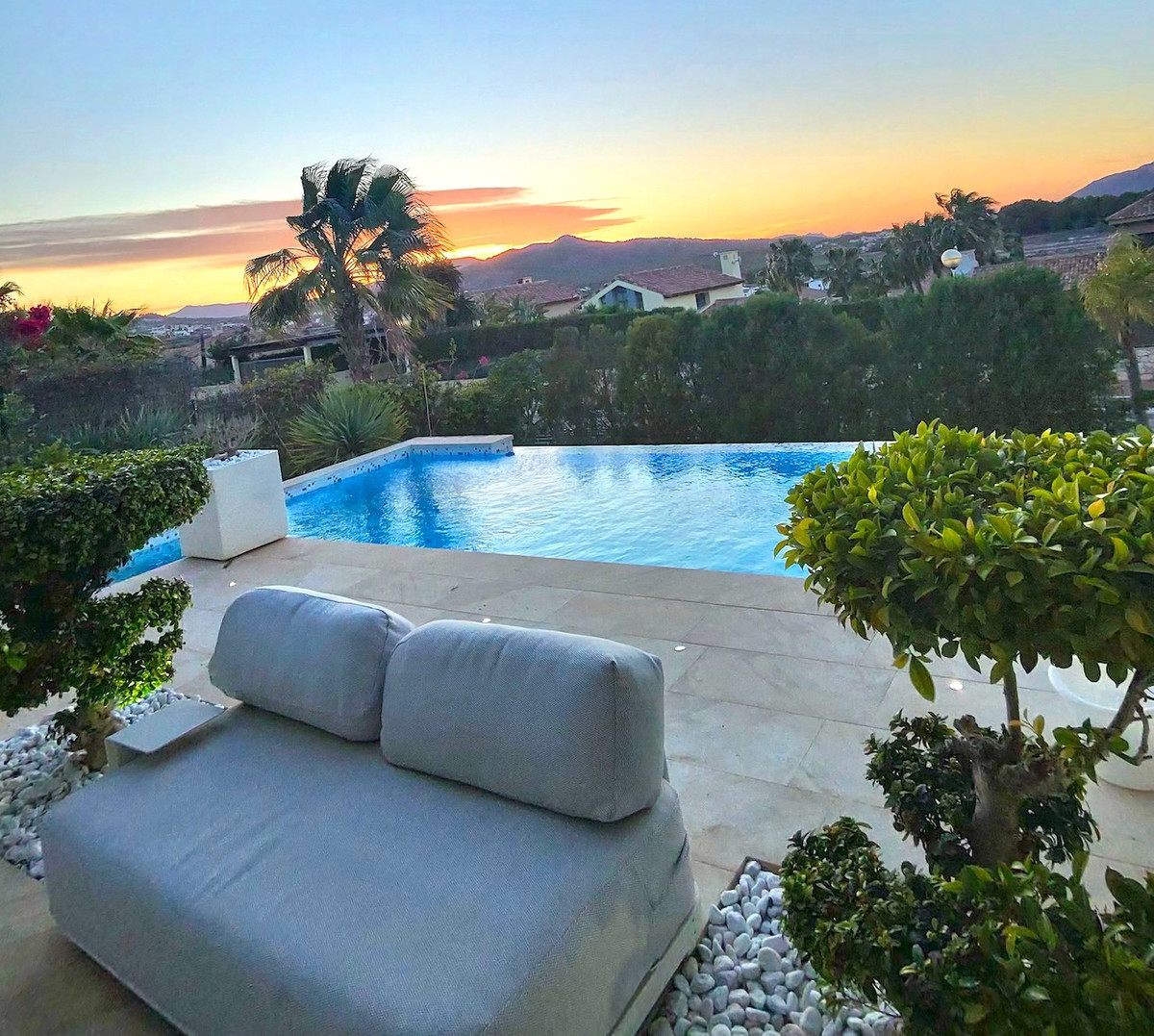 5 Bed Townhouse for sale in Javea Costa Blanca, Alicante, Spain