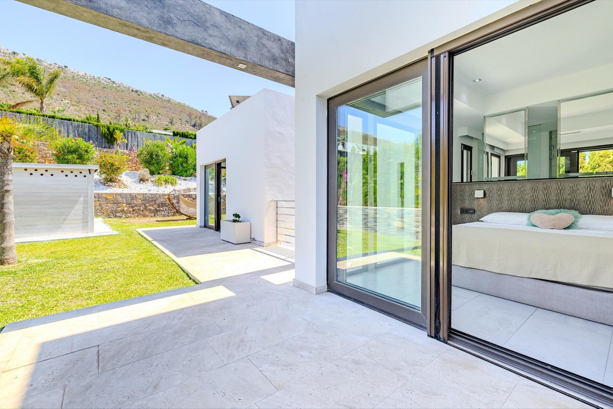 5 Bed Townhouse for sale in Javea Costa Blanca, Alicante, Spain