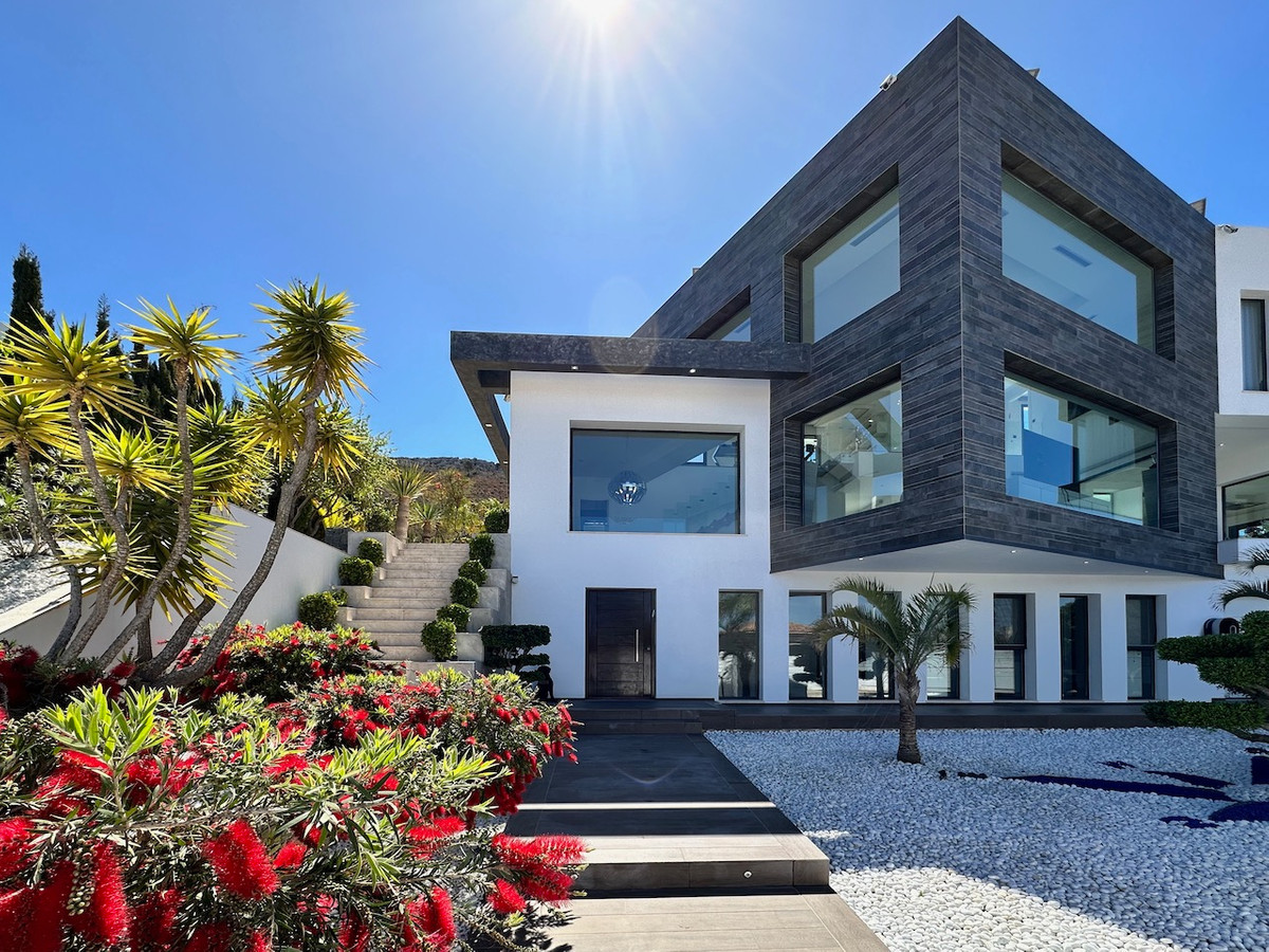 5 Bed Townhouse for sale in Javea Costa Blanca, Alicante, Spain