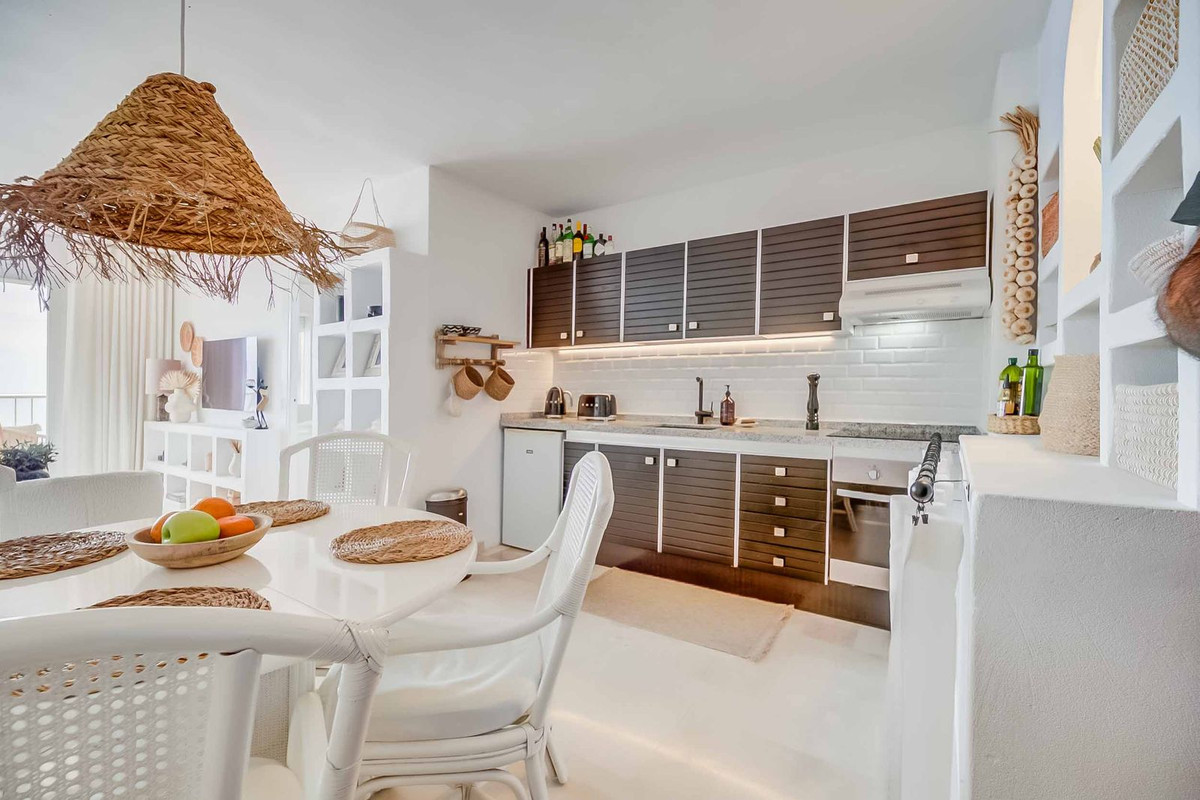 2 Bed Apartment for sale in Fuengirola Costa Del Sol, Málaga, Spain