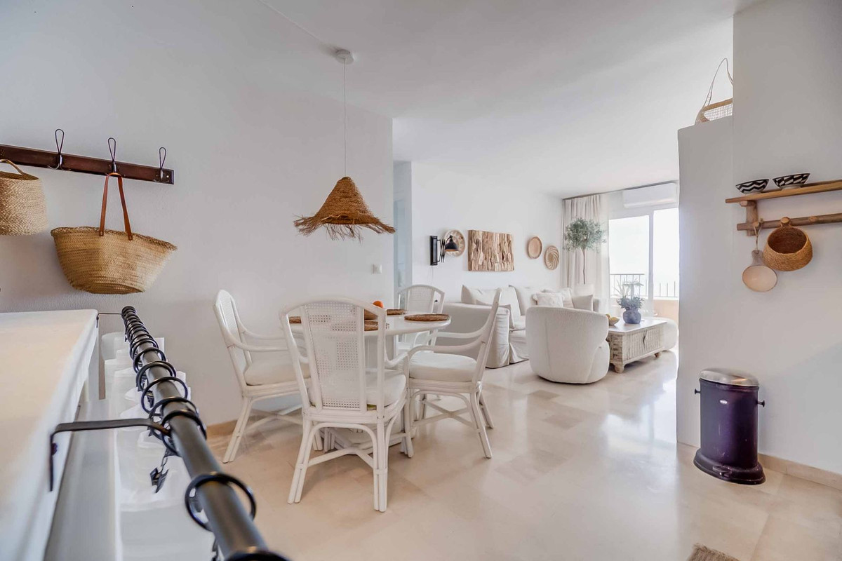 2 Bed Apartment for sale in Fuengirola Costa Del Sol, Málaga, Spain