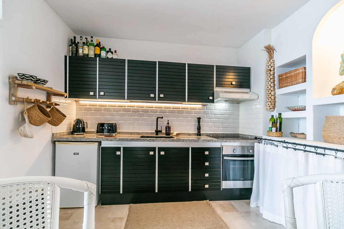 2 Bed Apartment for sale in Fuengirola Costa Del Sol, Málaga, Spain