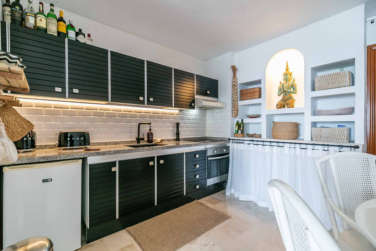 2 Bed Apartment for sale in Fuengirola Costa Del Sol, Málaga, Spain
