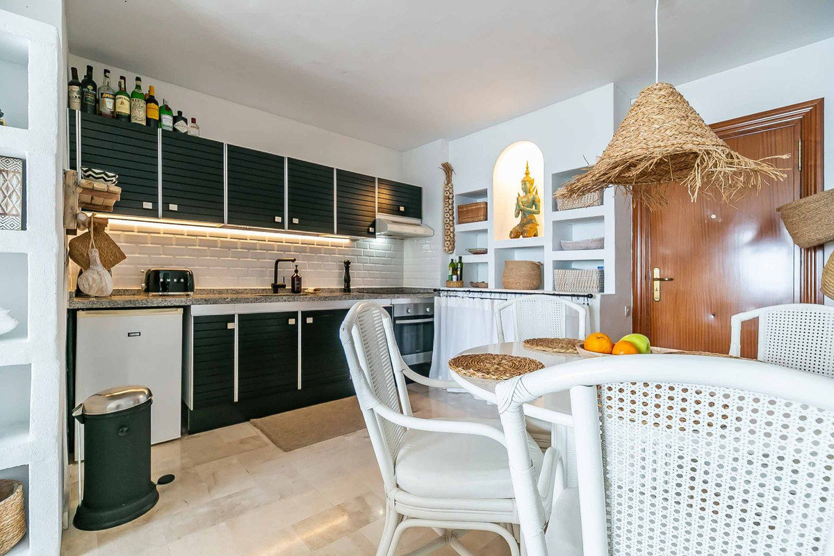 2 Bed Apartment for sale in Fuengirola Costa Del Sol, Málaga, Spain