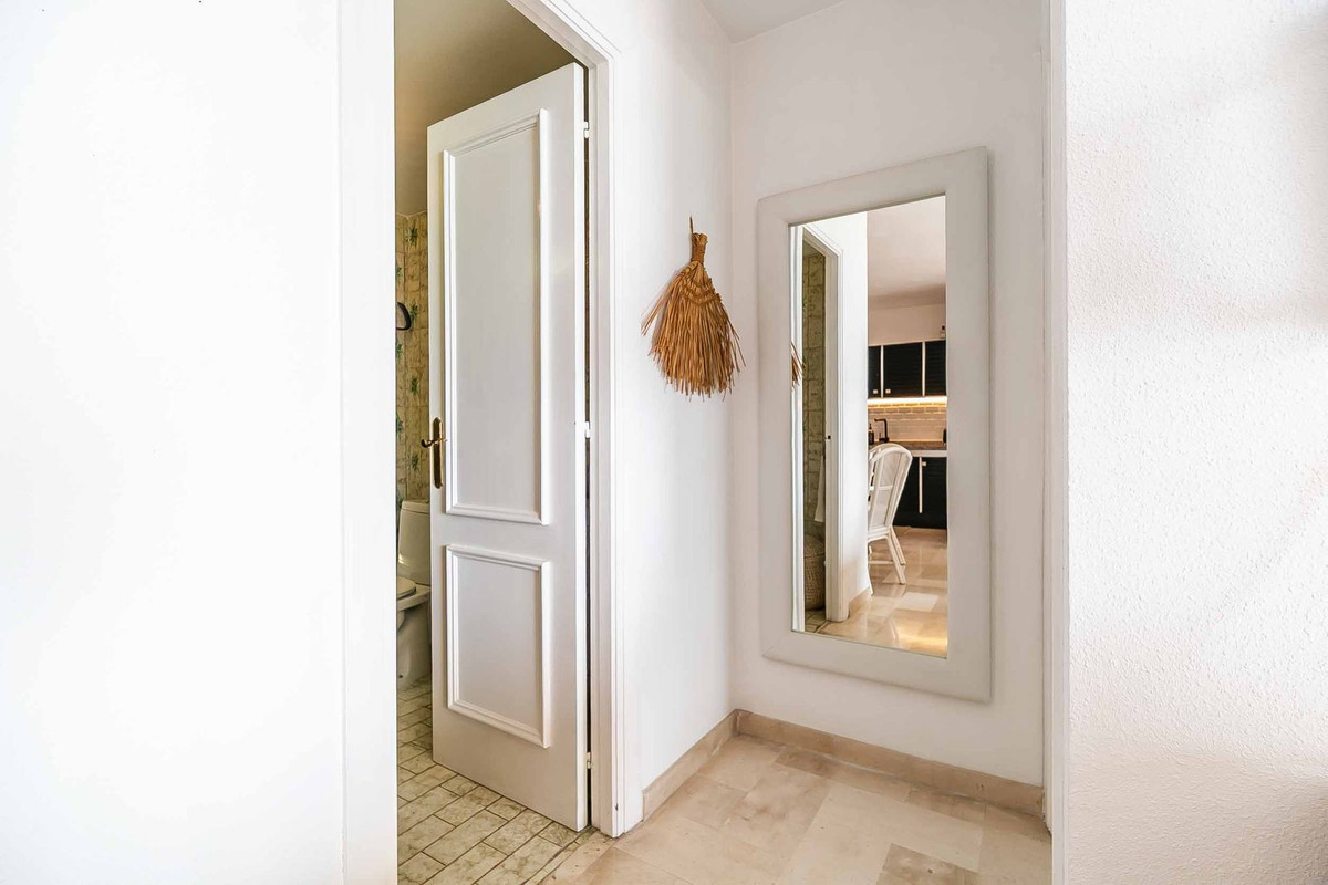 2 Bed Apartment for sale in Fuengirola Costa Del Sol, Málaga, Spain