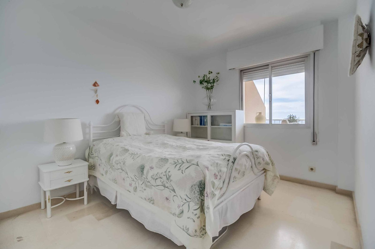 2 Bed Apartment for sale in Fuengirola Costa Del Sol, Málaga, Spain