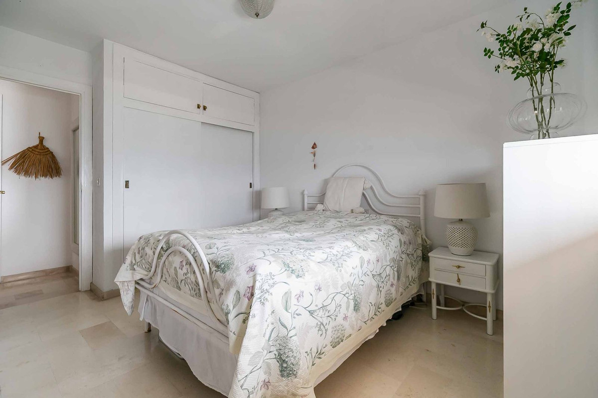 2 Bed Apartment for sale in Fuengirola Costa Del Sol, Málaga, Spain