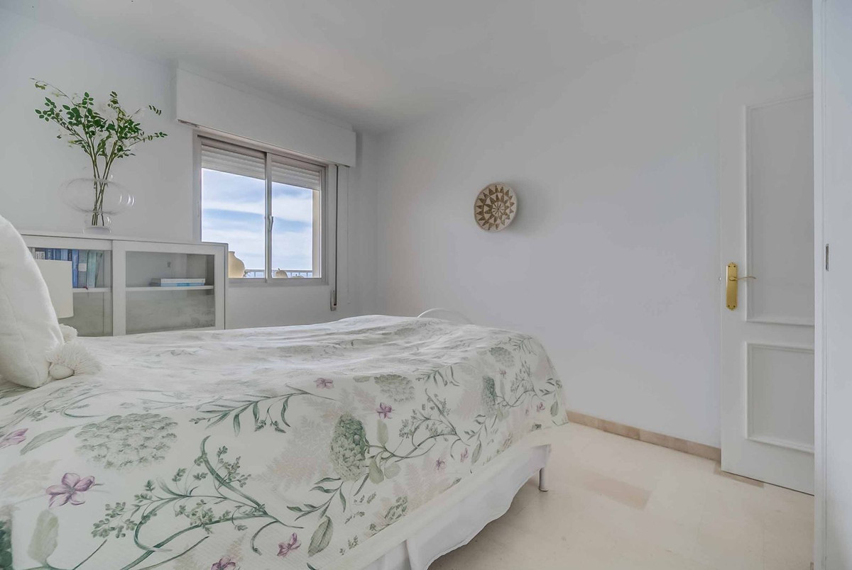 2 Bed Apartment for sale in Fuengirola Costa Del Sol, Málaga, Spain