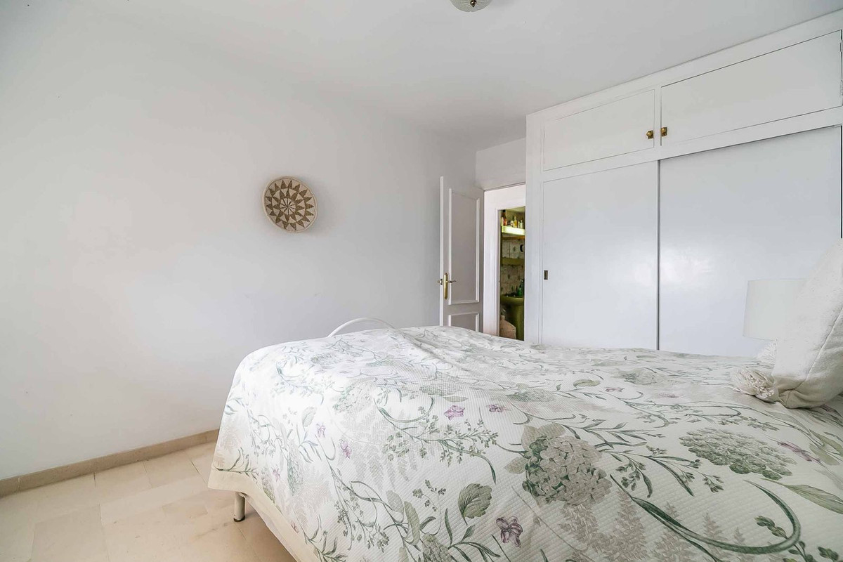 2 Bed Apartment for sale in Fuengirola Costa Del Sol, Málaga, Spain