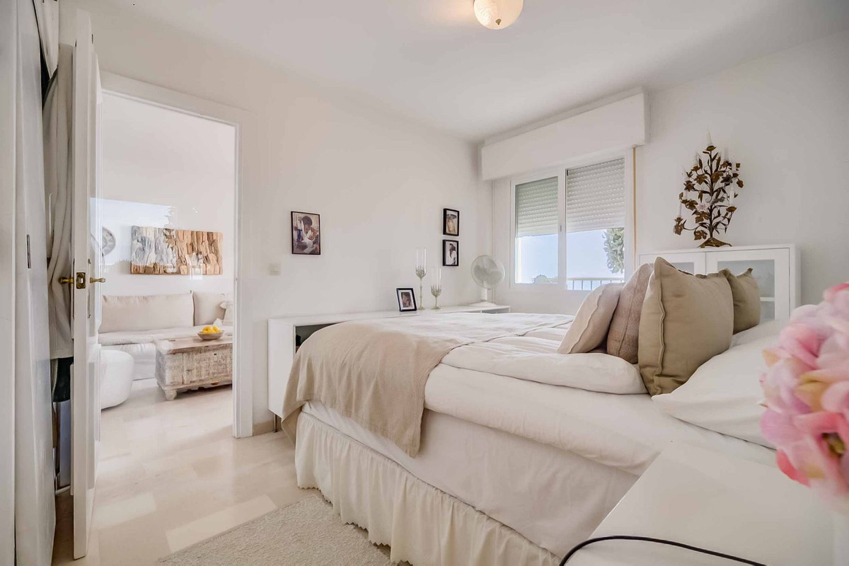 2 Bed Apartment for sale in Fuengirola Costa Del Sol, Málaga, Spain
