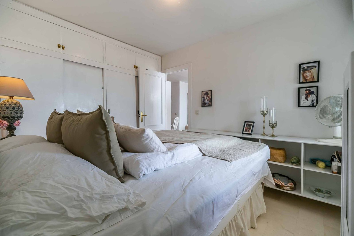 2 Bed Apartment for sale in Fuengirola Costa Del Sol, Málaga, Spain