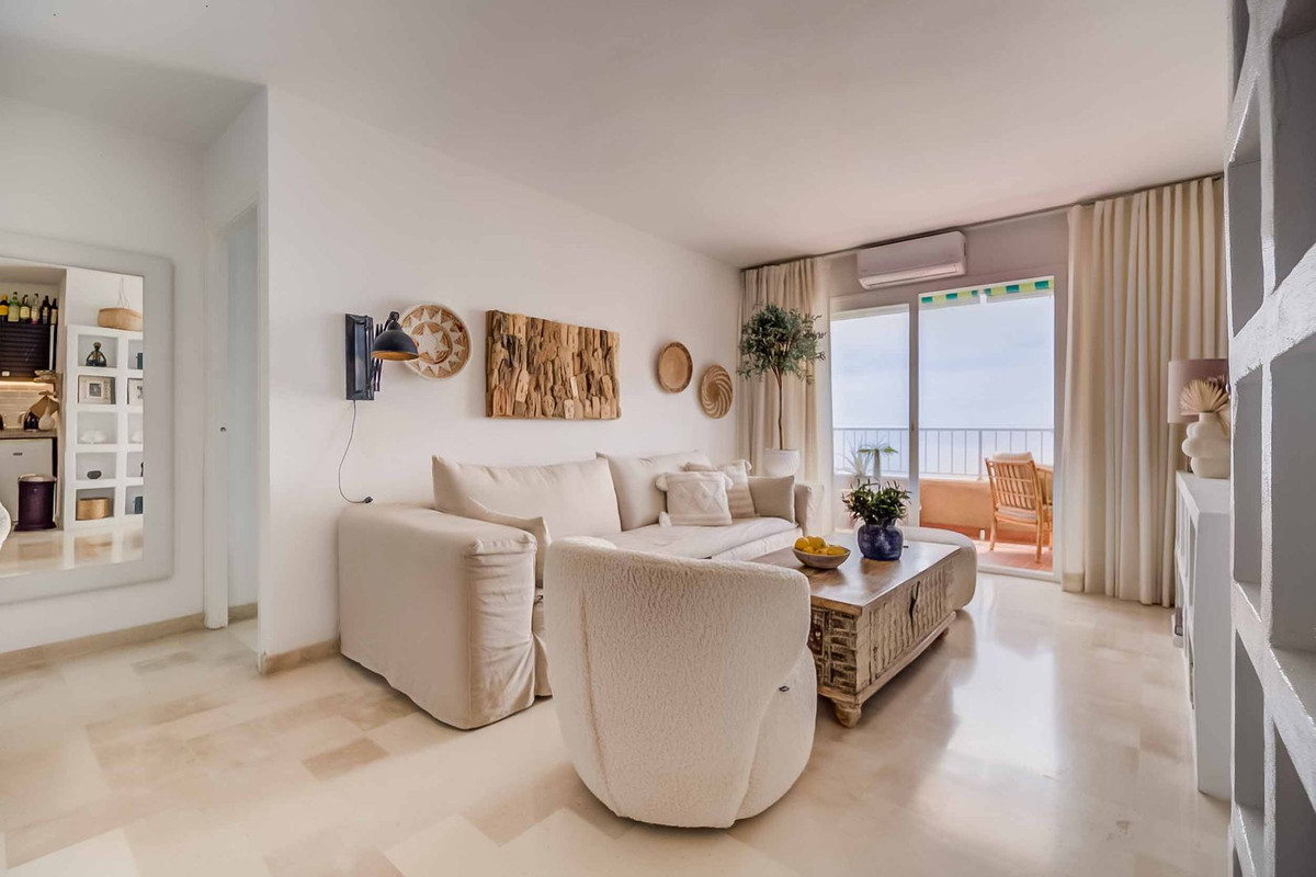 2 Bed Apartment for sale in Fuengirola Costa Del Sol, Málaga, Spain