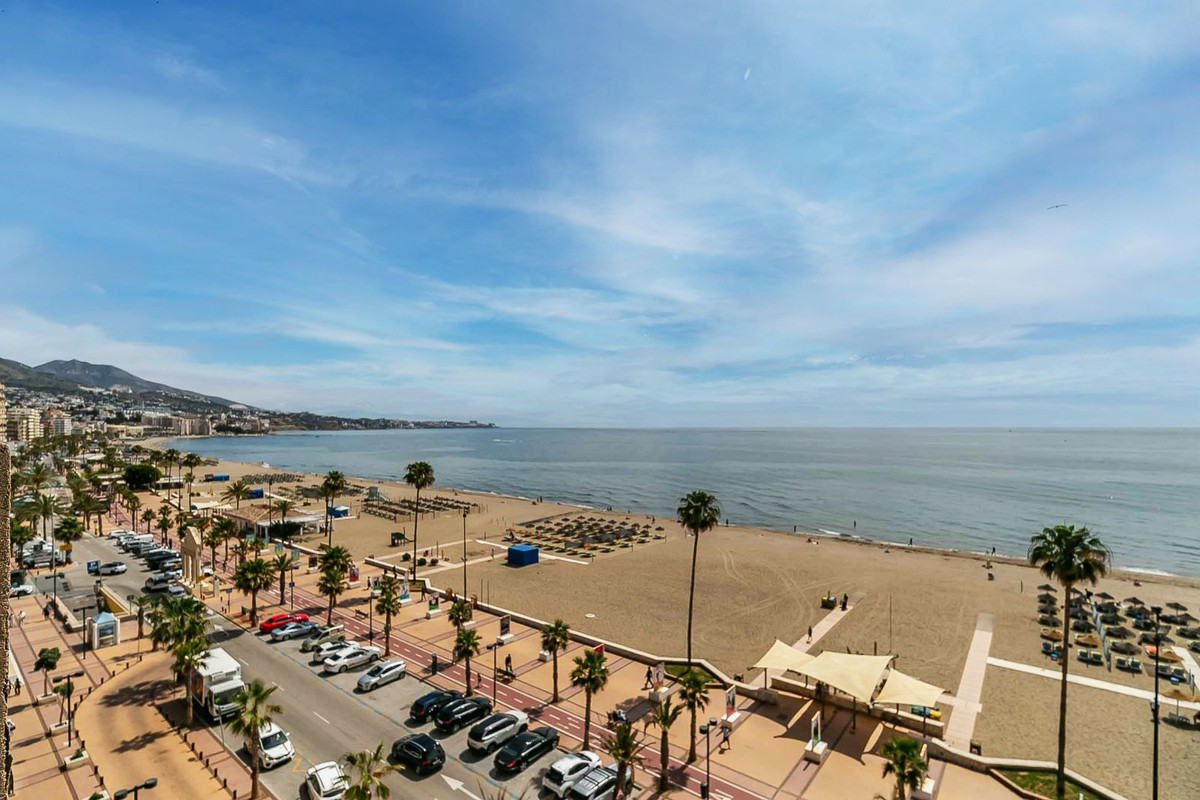 2 Bed Apartment for sale in Fuengirola Costa Del Sol, Málaga, Spain