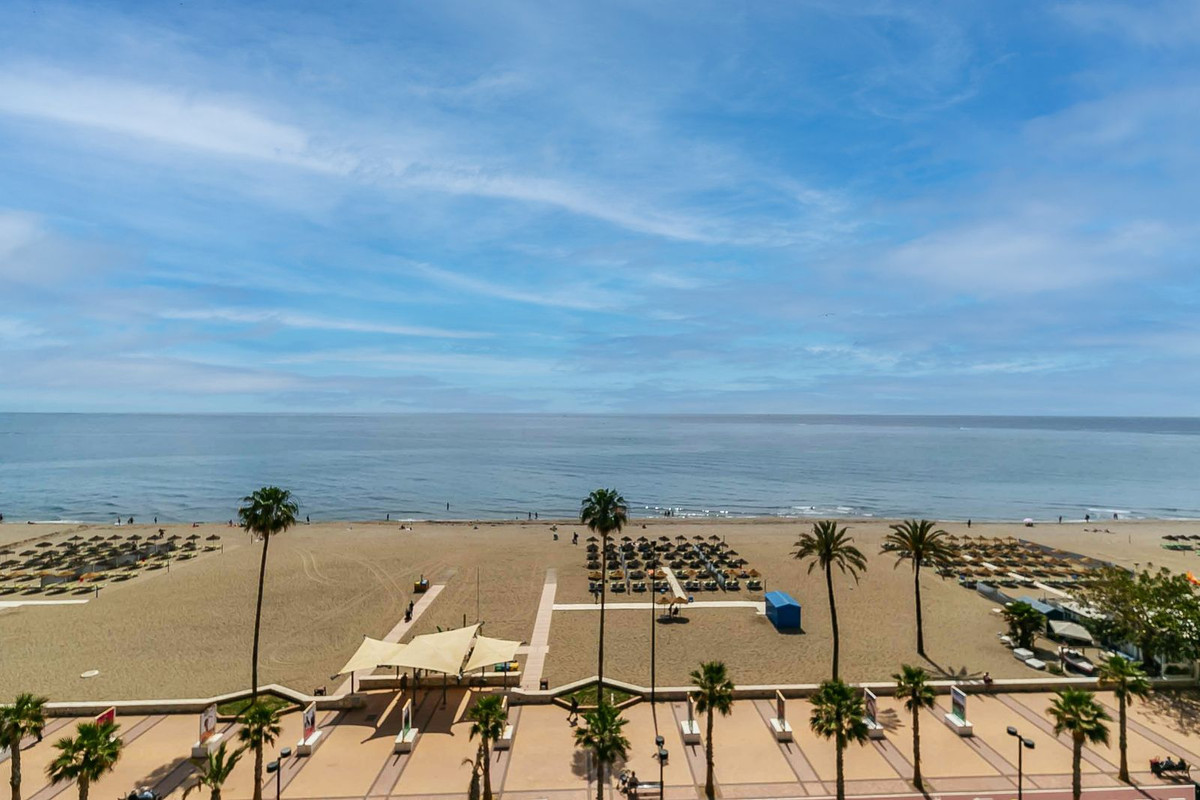 2 Bed Apartment for sale in Fuengirola Costa Del Sol, Málaga, Spain