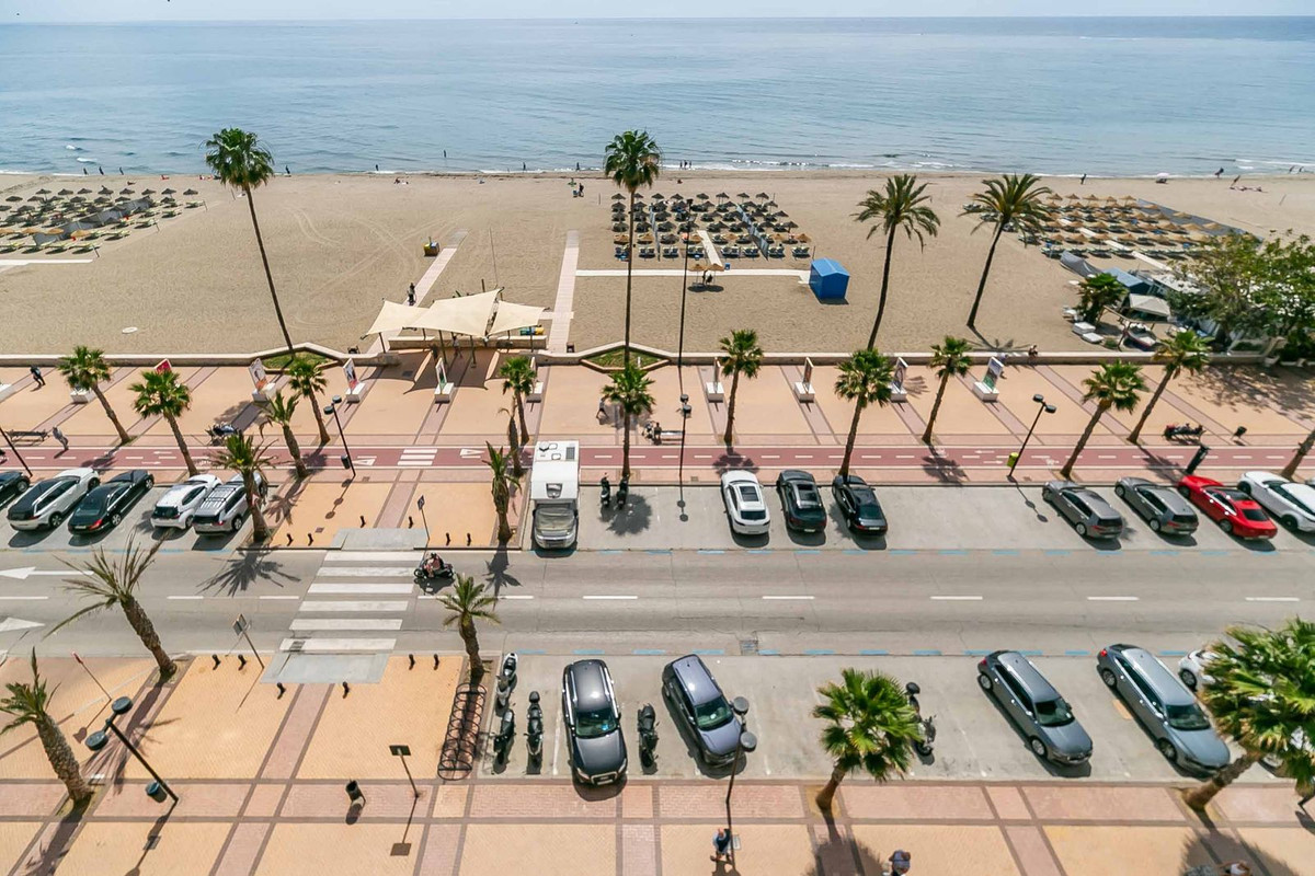2 Bed Apartment for sale in Fuengirola Costa Del Sol, Málaga, Spain