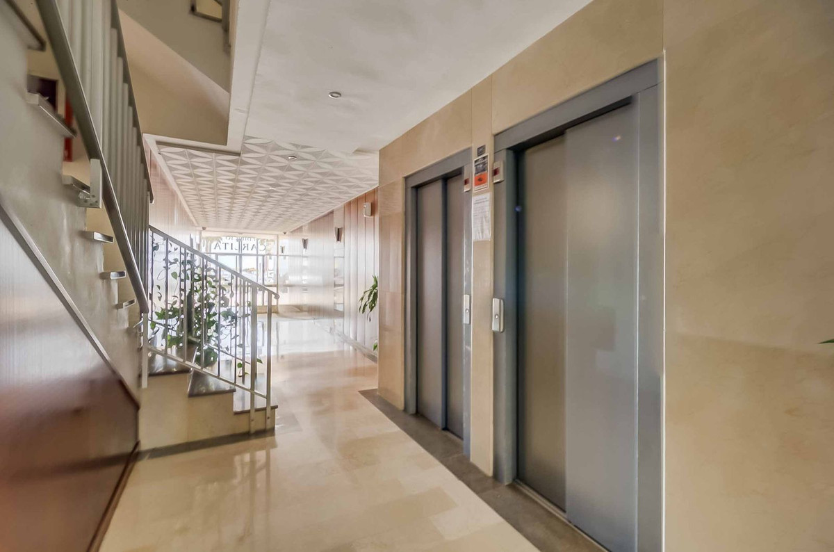 2 Bed Apartment for sale in Fuengirola Costa Del Sol, Málaga, Spain