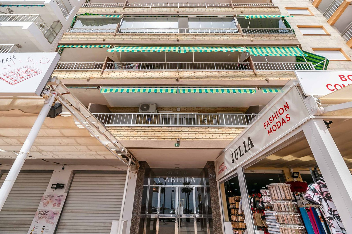 2 Bed Apartment for sale in Fuengirola Costa Del Sol, Málaga, Spain