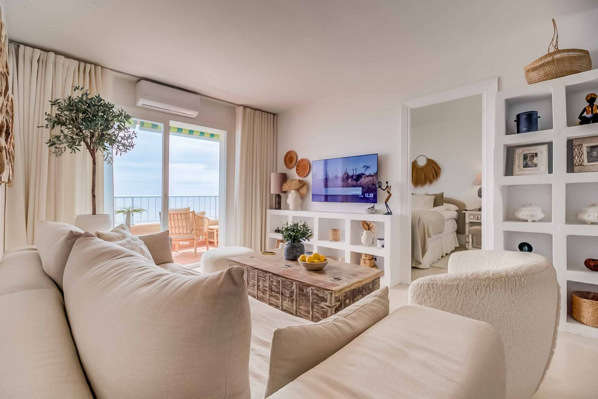 2 Bed Apartment for sale in Fuengirola Costa Del Sol, Málaga, Spain