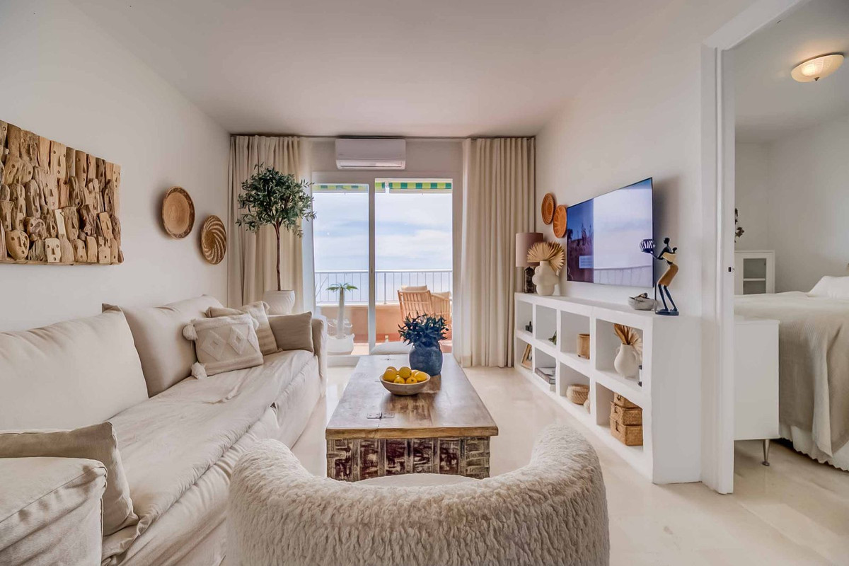 2 Bed Apartment for sale in Fuengirola Costa Del Sol, Málaga, Spain
