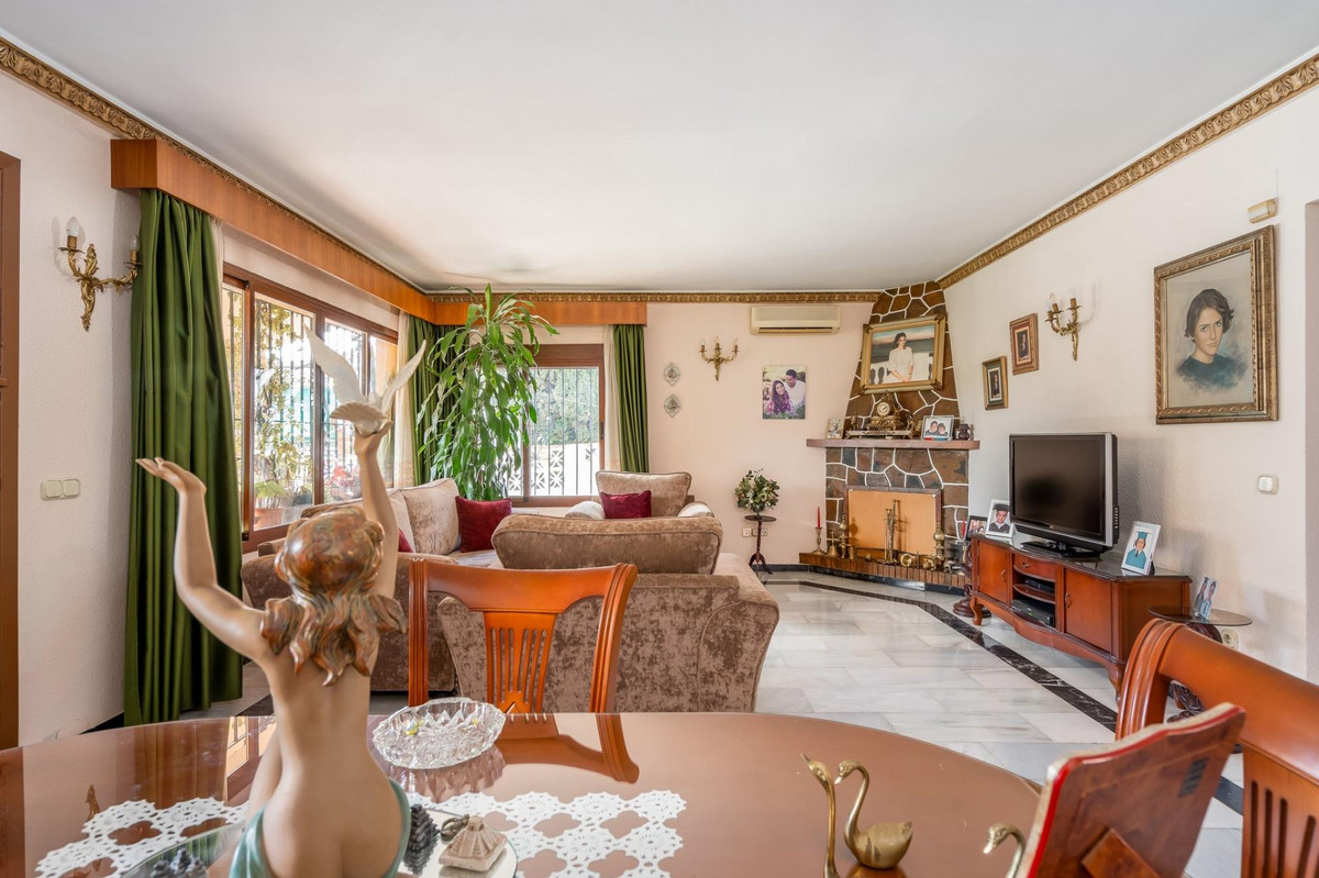 3 Bed Townhouse for sale in Arroyo De La Miel Costa Del Sol, Málaga, Spain