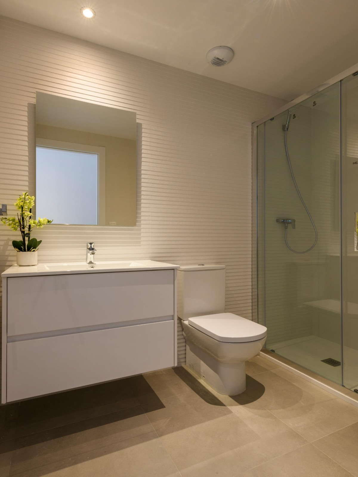 Se vende Apartamento Planta Baja de 2 dormitorios en Costa Blanca, Alicante, España