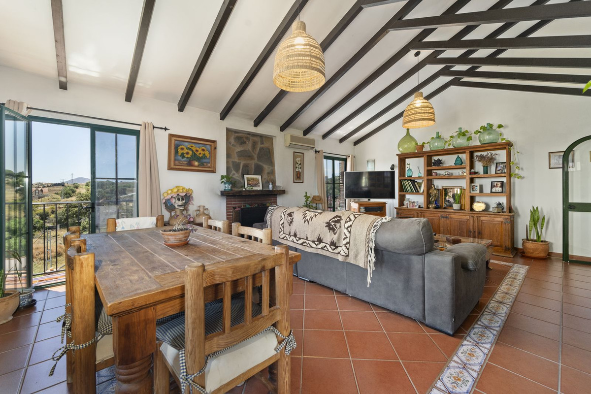 5 Bed Townhouse for sale in Mijas Costa Del Sol, Málaga, Spain