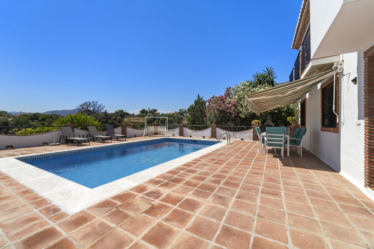 5 Bed Townhouse for sale in Mijas Costa Del Sol, Málaga, Spain