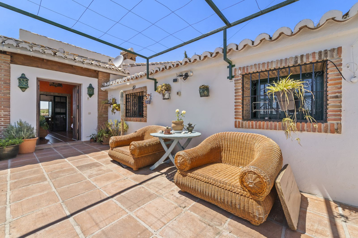 5 Bed Townhouse for sale in Mijas Costa Del Sol, Málaga, Spain