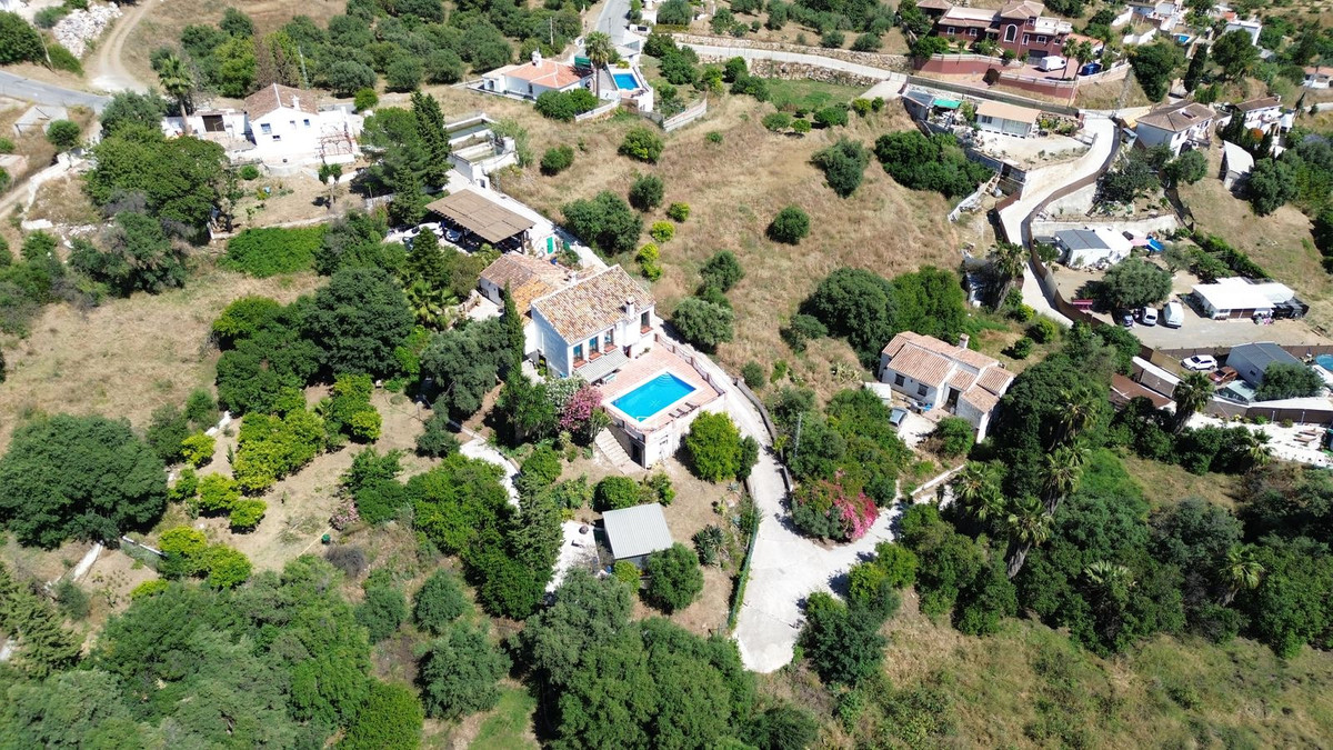 5 Bed Townhouse for sale in Mijas Costa Del Sol, Málaga, Spain