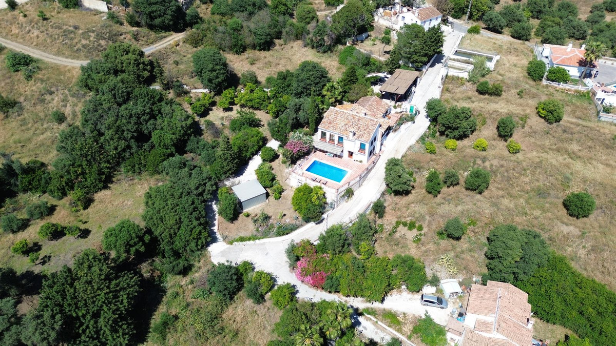 5 Bed Townhouse for sale in Mijas Costa Del Sol, Málaga, Spain