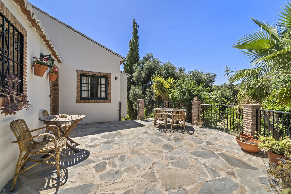 5 Bed Townhouse for sale in Mijas Costa Del Sol, Málaga, Spain