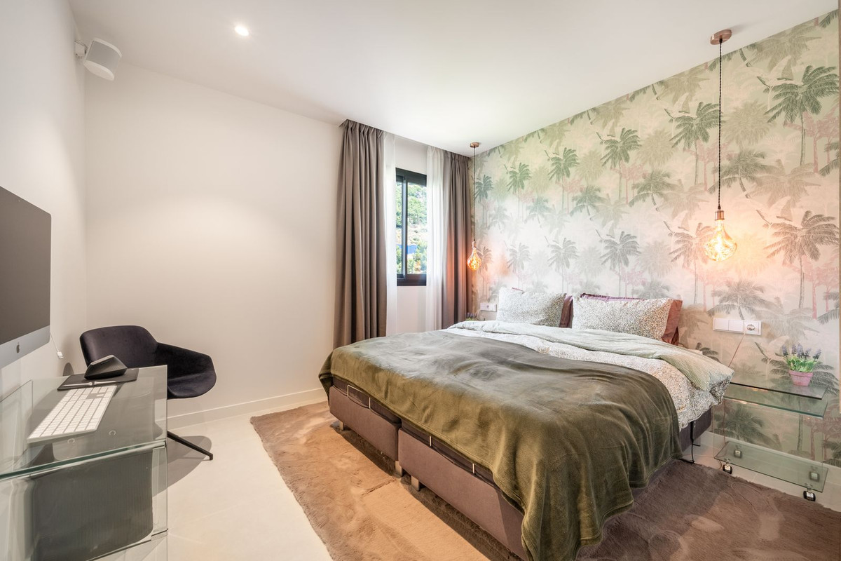 2 Bed Apartment for sale in Fuengirola Costa Del Sol, Málaga, Spain