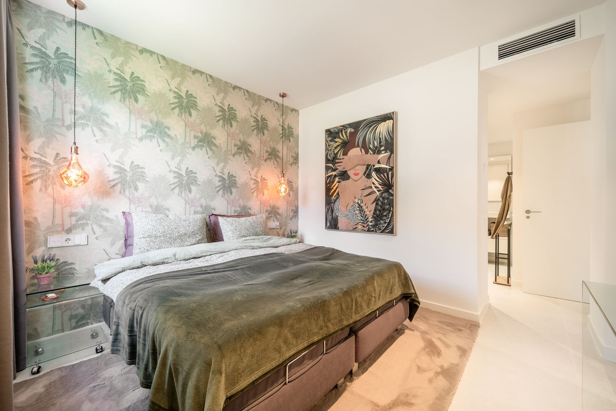 2 Bed Apartment for sale in Fuengirola Costa Del Sol, Málaga, Spain