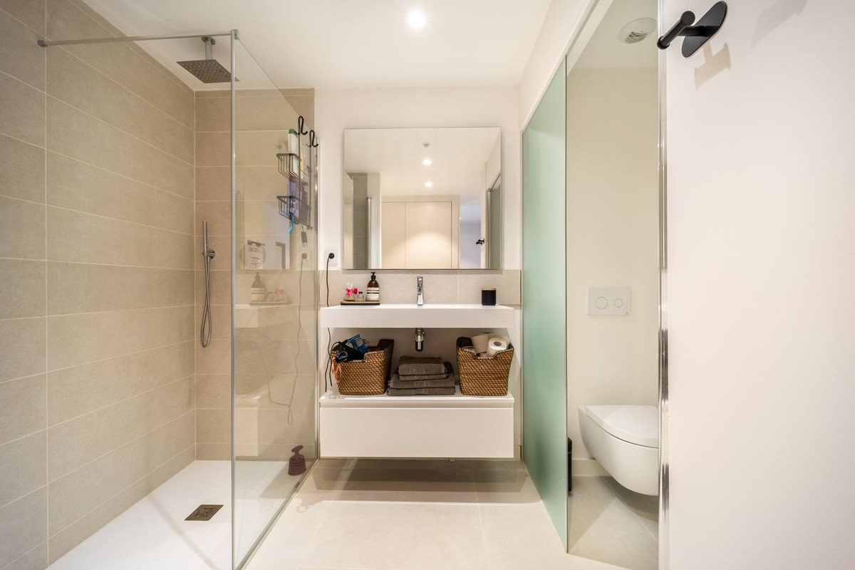 2 Bed Apartment for sale in Fuengirola Costa Del Sol, Málaga, Spain