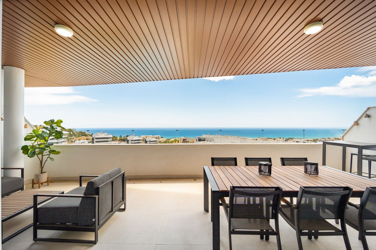 2 Bed Apartment for sale in Fuengirola Costa Del Sol, Málaga, Spain