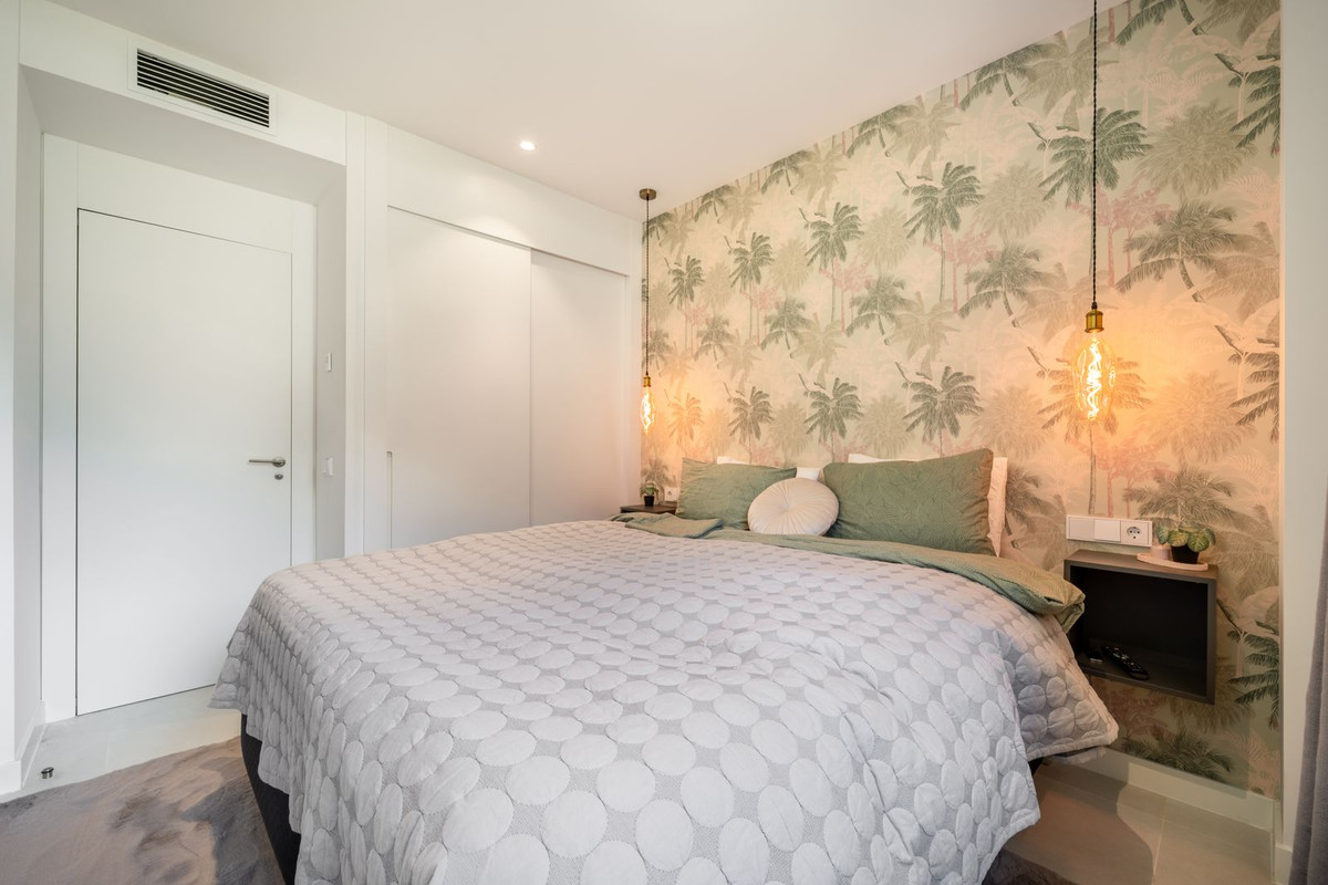 2 Bed Apartment for sale in Fuengirola Costa Del Sol, Málaga, Spain