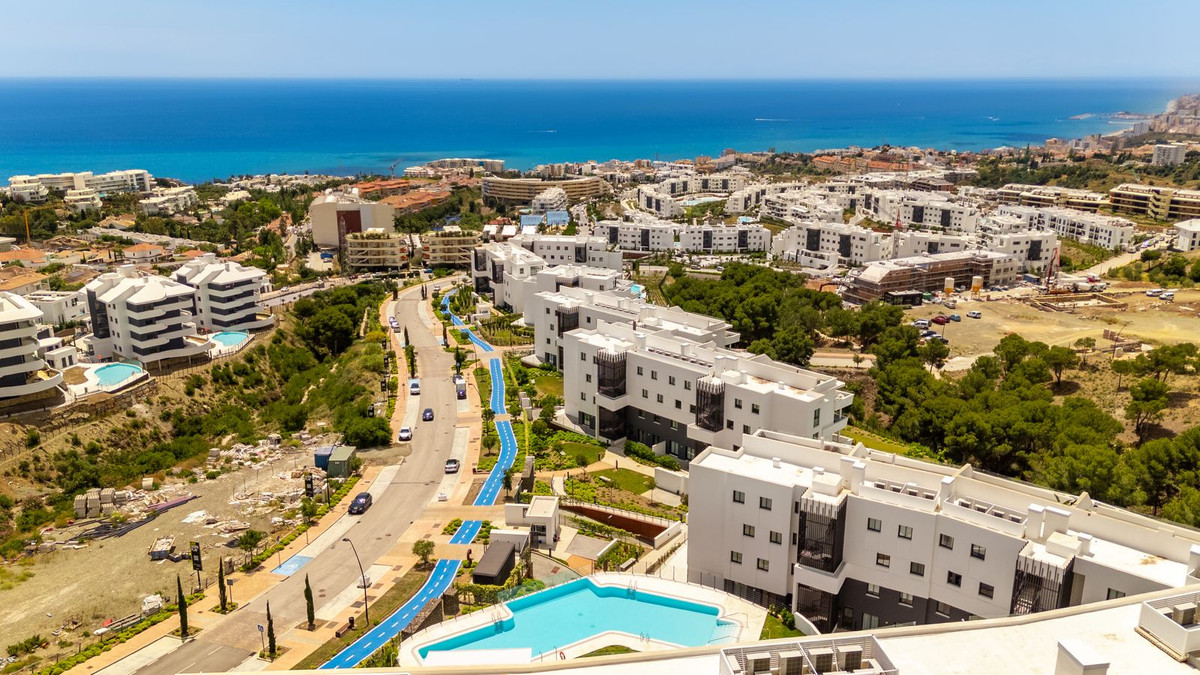 2 Bed Apartment for sale in Fuengirola Costa Del Sol, Málaga, Spain