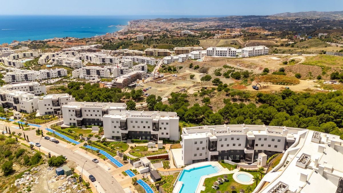 2 Bed Apartment for sale in Fuengirola Costa Del Sol, Málaga, Spain