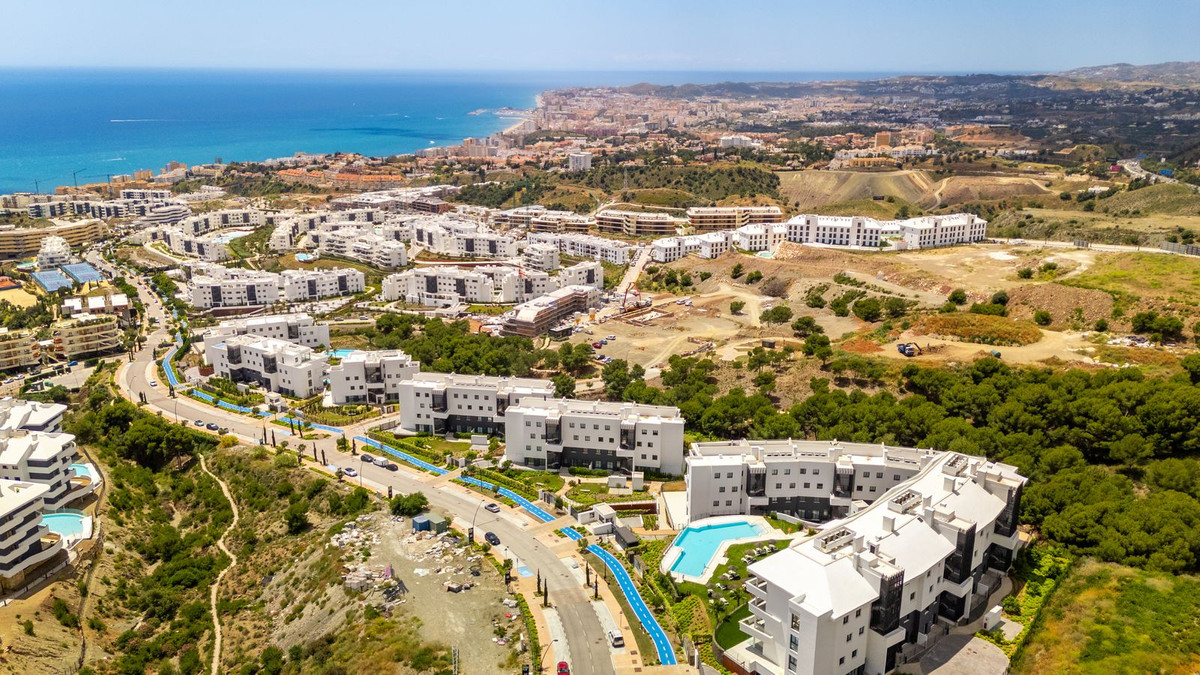 2 Bed Apartment for sale in Fuengirola Costa Del Sol, Málaga, Spain