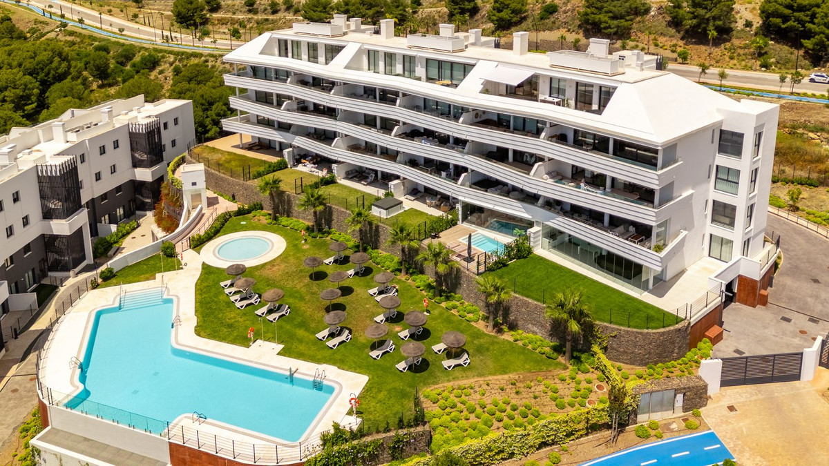2 Bed Apartment for sale in Fuengirola Costa Del Sol, Málaga, Spain