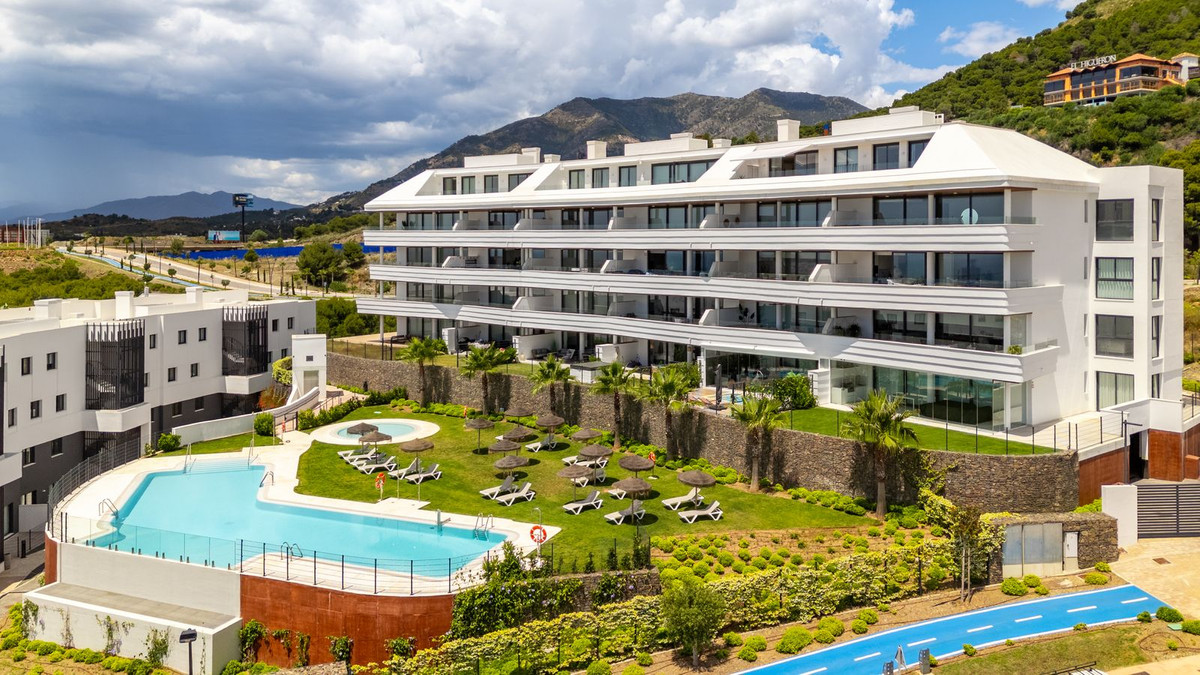 2 Bed Apartment for sale in Fuengirola Costa Del Sol, Málaga, Spain