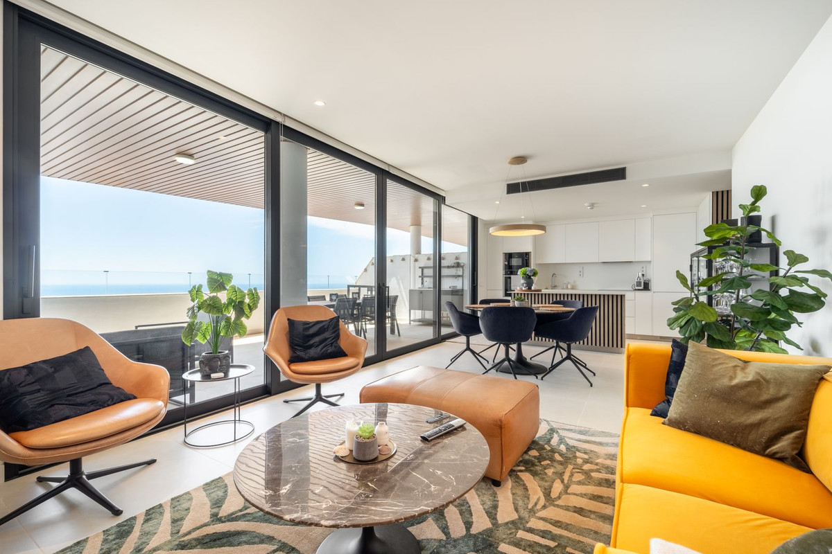 2 Bed Apartment for sale in Fuengirola Costa Del Sol, Málaga, Spain