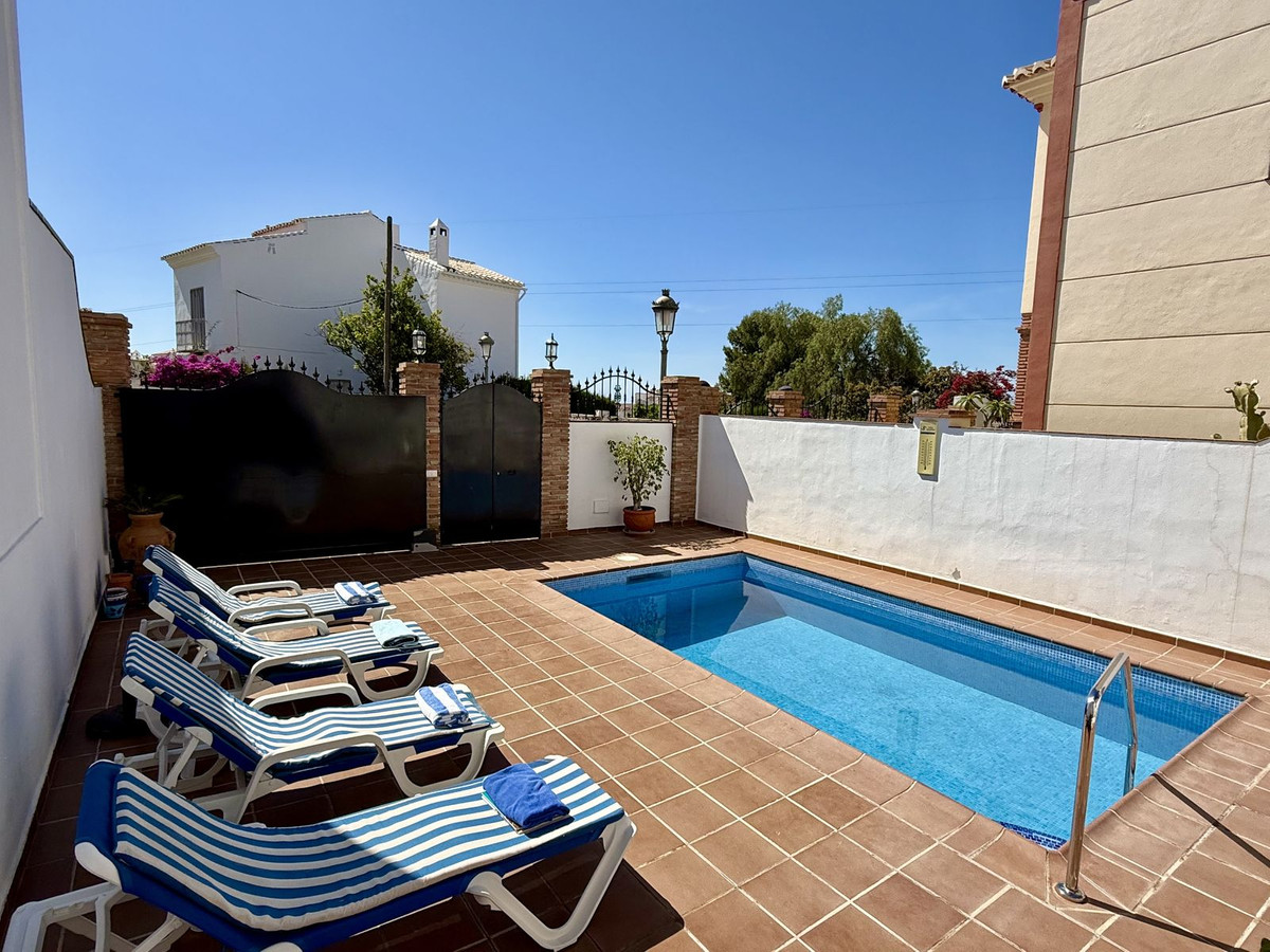 3 Bed Townhouse for sale in Nerja Costa Del Sol East, Málaga, Spain
