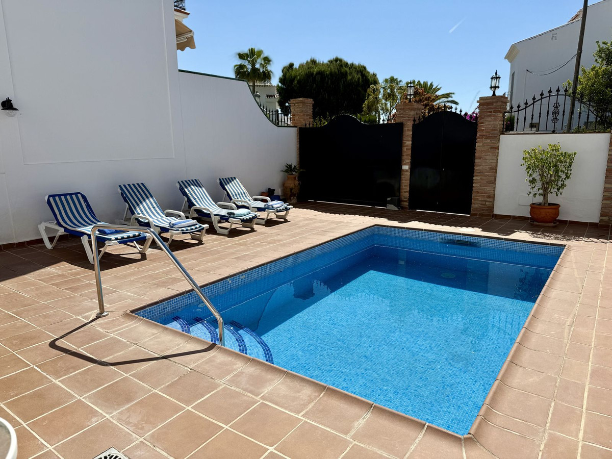 3 Bed Townhouse for sale in Nerja Costa Del Sol East, Málaga, Spain