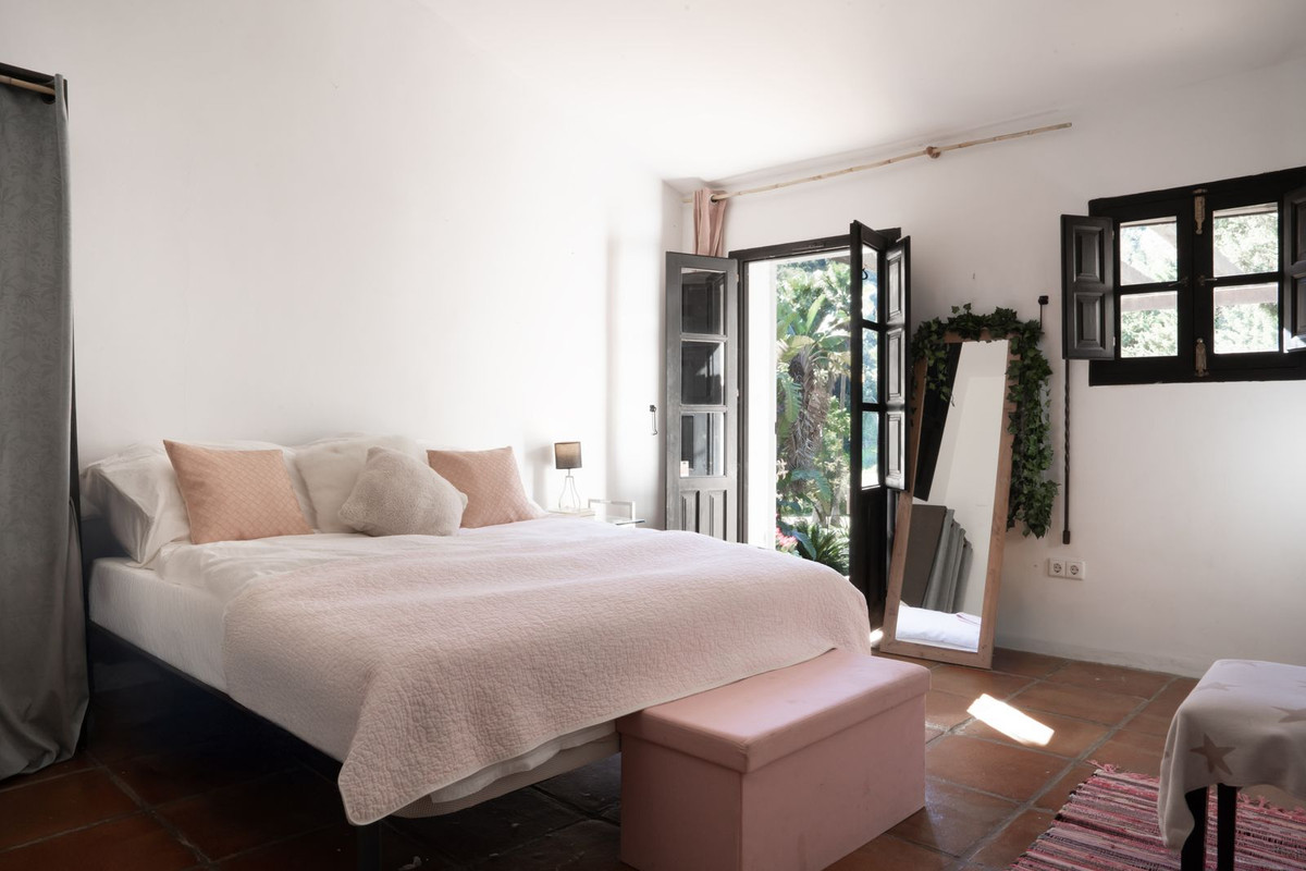 4 Bed Townhouse for sale in Estepona Costa Del Sol, Málaga, Spain