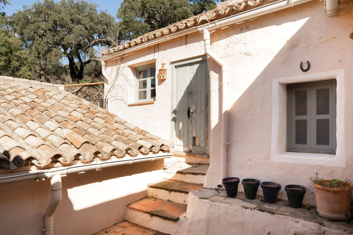 4 Bed Townhouse for sale in Estepona Costa Del Sol, Málaga, Spain