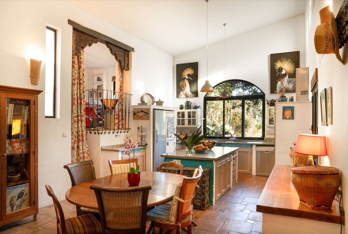 4 Bed Townhouse for sale in Estepona Costa Del Sol, Málaga, Spain