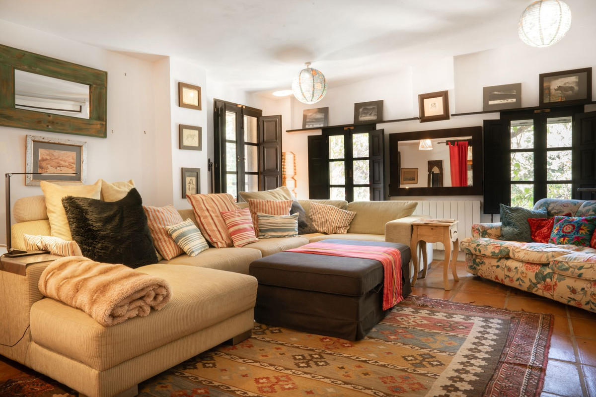 4 Bed Townhouse for sale in Estepona Costa Del Sol, Málaga, Spain