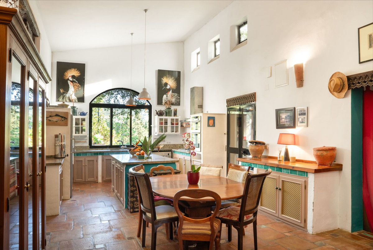 4 Bed Townhouse for sale in Estepona Costa Del Sol, Málaga, Spain