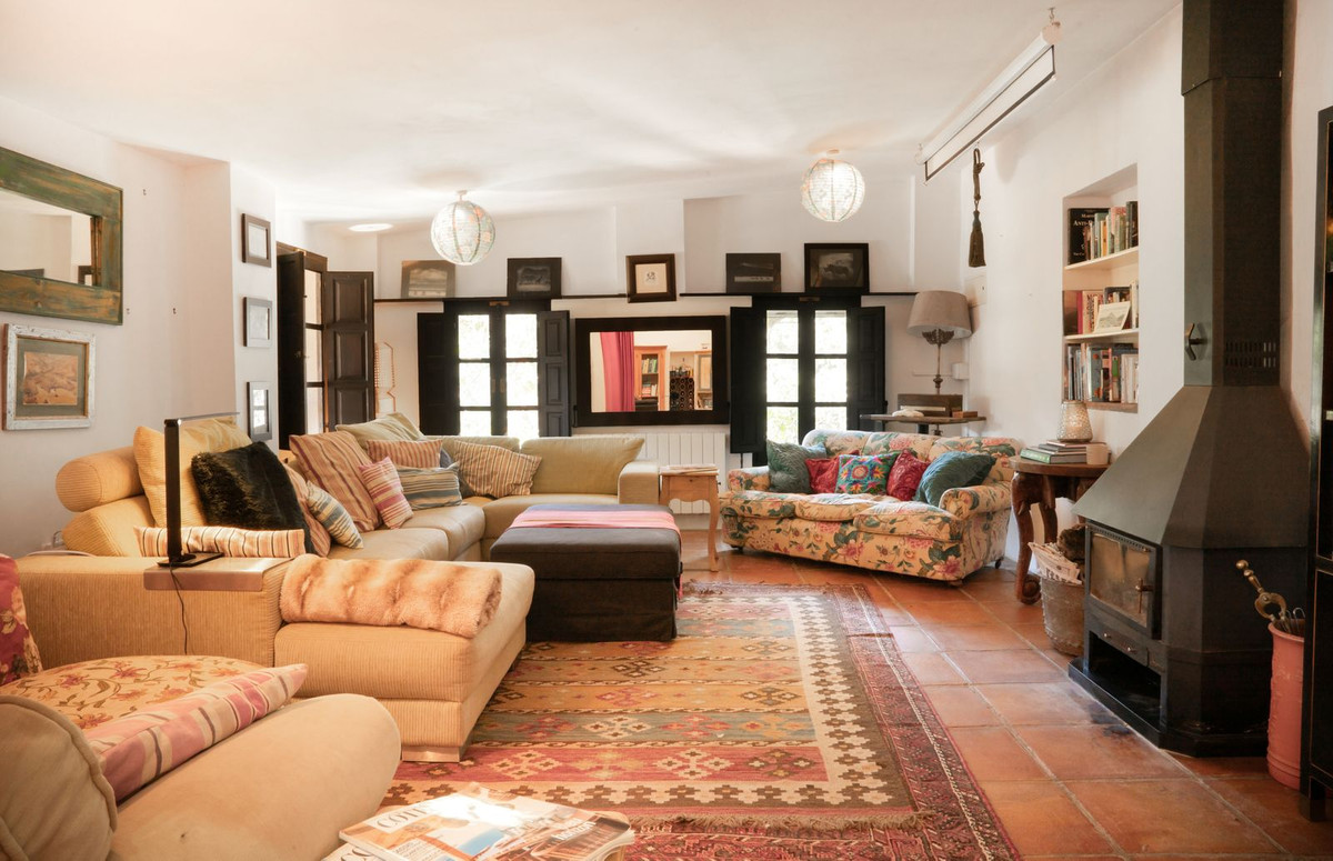 4 Bed Townhouse for sale in Estepona Costa Del Sol, Málaga, Spain